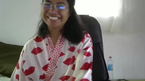 liora online show from March 24, 4:07 am