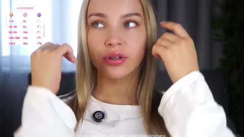 Amelia online show from March 18, 1:11 am