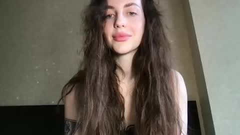 lipsylolly online show from February 12, 9:35 am