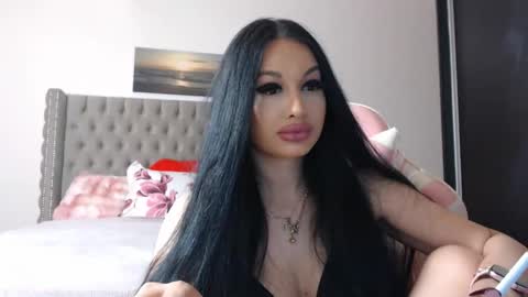 Lisa online show from March 21, 9:30 pm