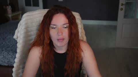 lisa_elfy online show from April 2, 2:02 pm