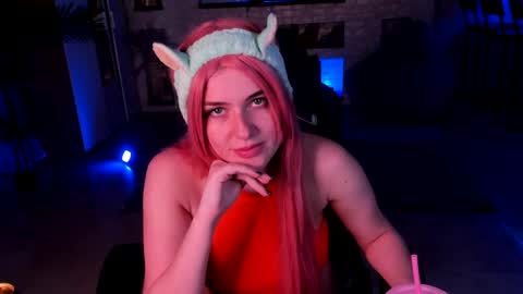 lisa_elfy online show from February 14, 5:19 am