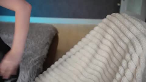 lisa_elfy online show from April 21, 2:46 pm