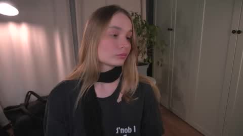 Elisabeth or Lisa online show from February 7, 8:56 pm