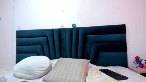 lisa white  online show from February 18, 10:03 pm