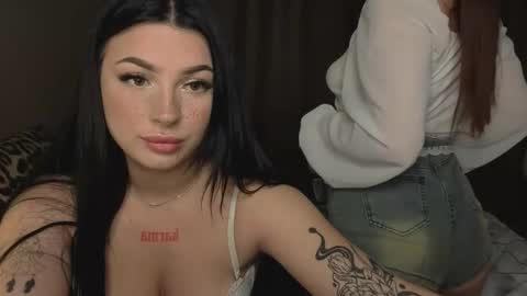 Lisa and Den online show from October 4, 2:48 pm