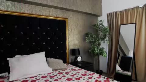 lisacroft online show from March 10, 10:18 am