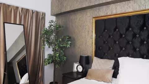 lisacroft online show from March 5, 5:50 am