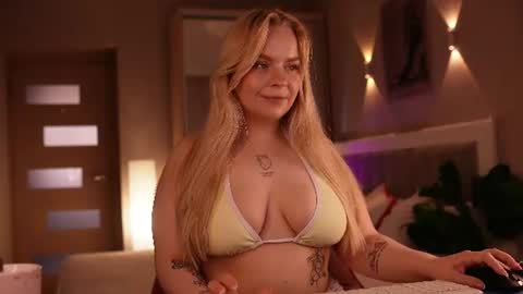 Lisa online show from July 11, 8:28 am