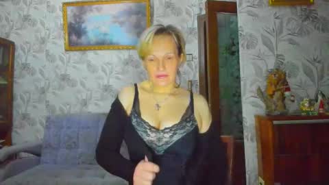 Lisasimsxs online show from February 23, 12:35 am
