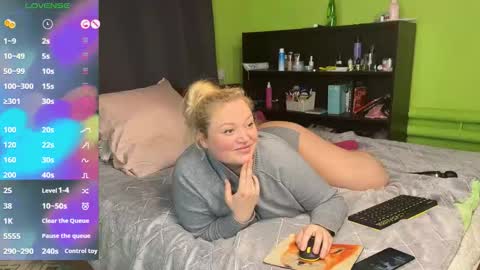 Lisa online show from February 8, 6:55 pm