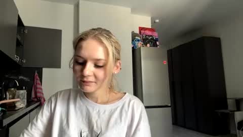 lisekacik online show from July 18, 8:27 am