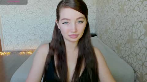 lissa_cristal_ online show from May 4, 12:33 pm