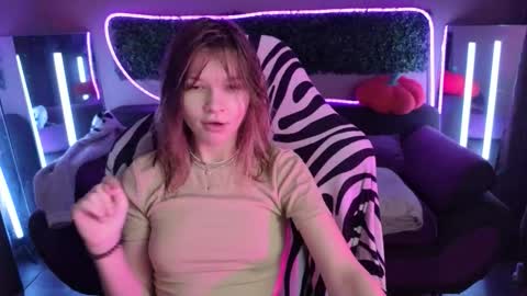 Lena online show from November 18, 9:01 am