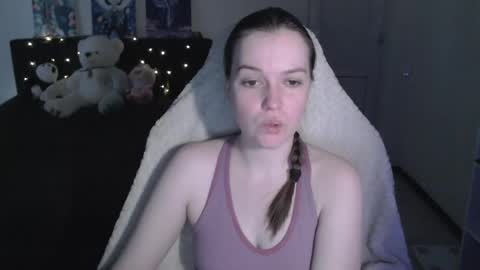 little__flowers online show from April 18, 8:27 am