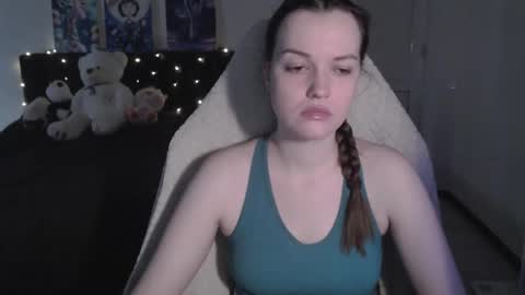 little__flowers online show from December 19, 8:21 am