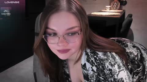 Snapshot of little_bambii_ chatting on January 24, 12:41 pm Eva online show from January 24, 12:41 pm