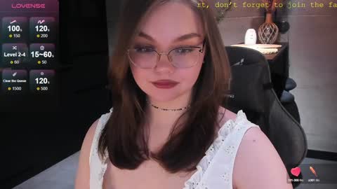 Snapshot of little_bambii_ chatting on January 6, 3:19 pm Eva online show from January 6, 3:19 pm