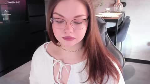 Snapshot of little_bambii_ chatting on February 12, 9:10 am Eva online show from February 12, 9:10 am