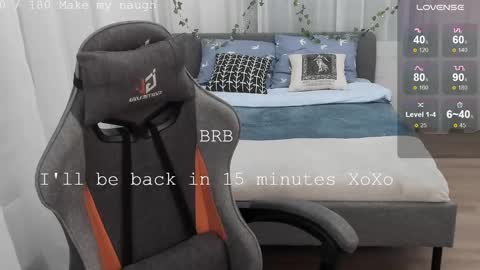 Snapshot of little_bambii_ chatting on October 17, 7:51 pm Eva online show from October 17, 7:51 pm