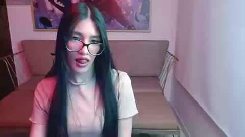 little_bunnyy_ online show from March 14, 2:21 pm
