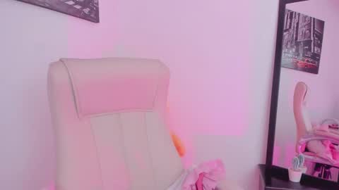 Help me reach 100 likes online show from February 19, 7:37 pm