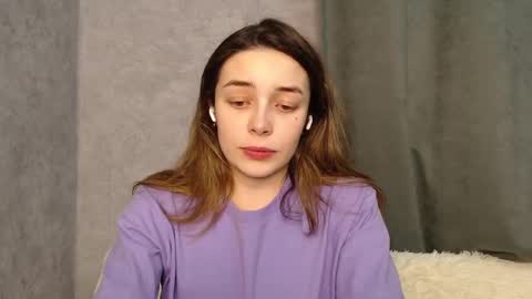 Snapshot of little_mia__ chatting on December 26, 9:26 pm Mia   Im online every day 1530 PM in New York  2030 PM in London online show from December 26, 9:26 pm