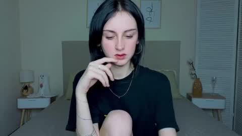 little_mollee online show from November 11, 9:50 pm