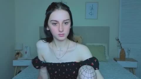 little_mollee online show from November 4, 10:00 pm