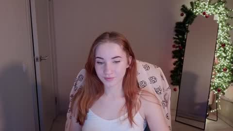 little_pretty_woman online show from December 17, 11:38 pm