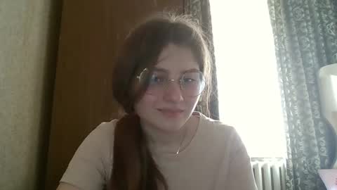 little_shygirl_ online show from March 5, 1:39 pm