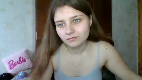 little_shygirl_ online show from January 27, 10:06 am