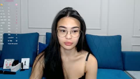 Kwan online show from November 11, 1:24 pm