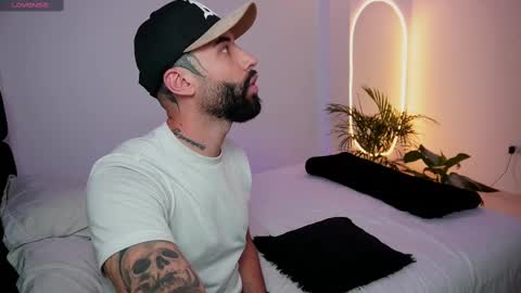 little_vannesaa online show from February 18, 8:47 pm