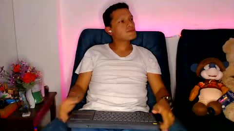 Manu online show from June 18, 4:18 am