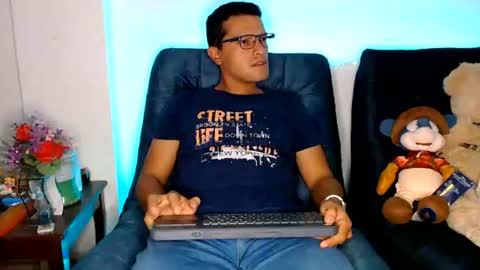 Manu online show from June 17, 3:22 am