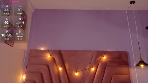 Tania  online show from December 1, 7:45 pm