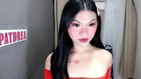 littlelace_ online show from May 11, 1:23 am