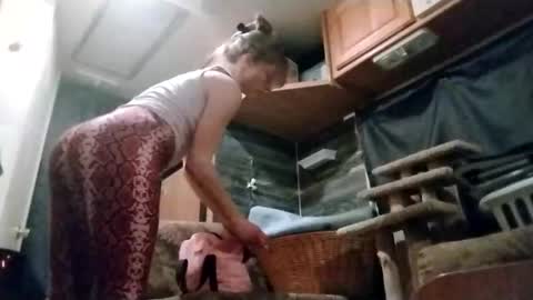 littleleo96 online show from November 4, 6:04 am