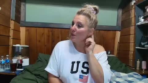 lisanixs online show from February 22, 2:26 am