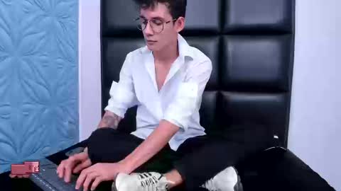 Snapshot of littlemax23 chatting on September 23, 2:00 pm MAX online show from September 23, 2:00 pm
