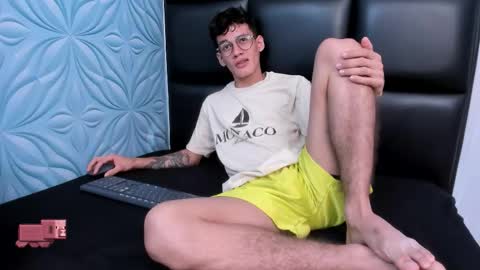 Snapshot of littlemax23 chatting on October 8, 1:06 pm MAX online show from October 8, 1:06 pm