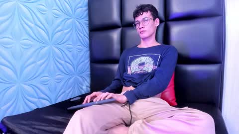 Snapshot of littlemax23 chatting on September 10, 12:17 pm MAX online show from September 10, 12:17 pm