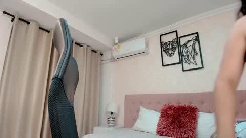 Sarahs Room online show from September 18, 9:41 pm