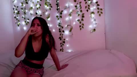 Moon online show from November 6, 11:30 pm