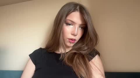 littleprincess3000 online show from March 7, 8:25 am