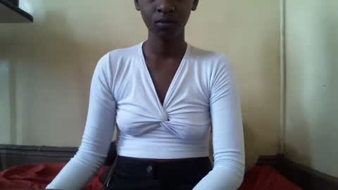 littlesandie online show from March 5, 5:18 am