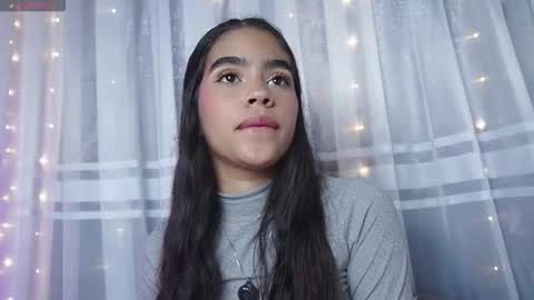 littletammy_ online show from October 12, 2:20 pm