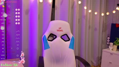 Liv 3 online show from February 4, 7:55 pm