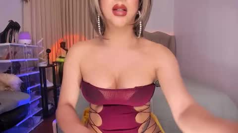 Goddess Ayumi online show from April 21, 2:46 pm